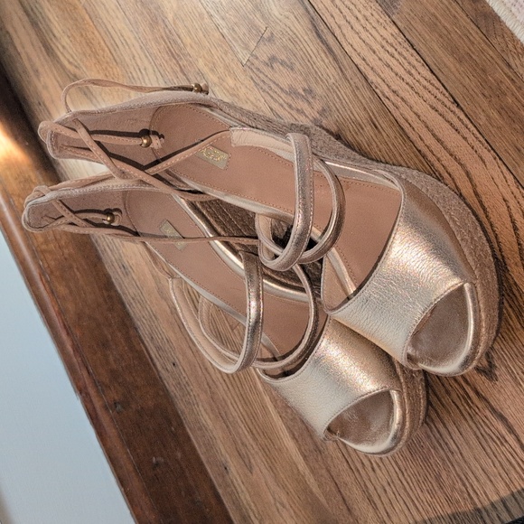 UGG Women's Reagan Metallic Wedge Sandal - Picture 6 of 6